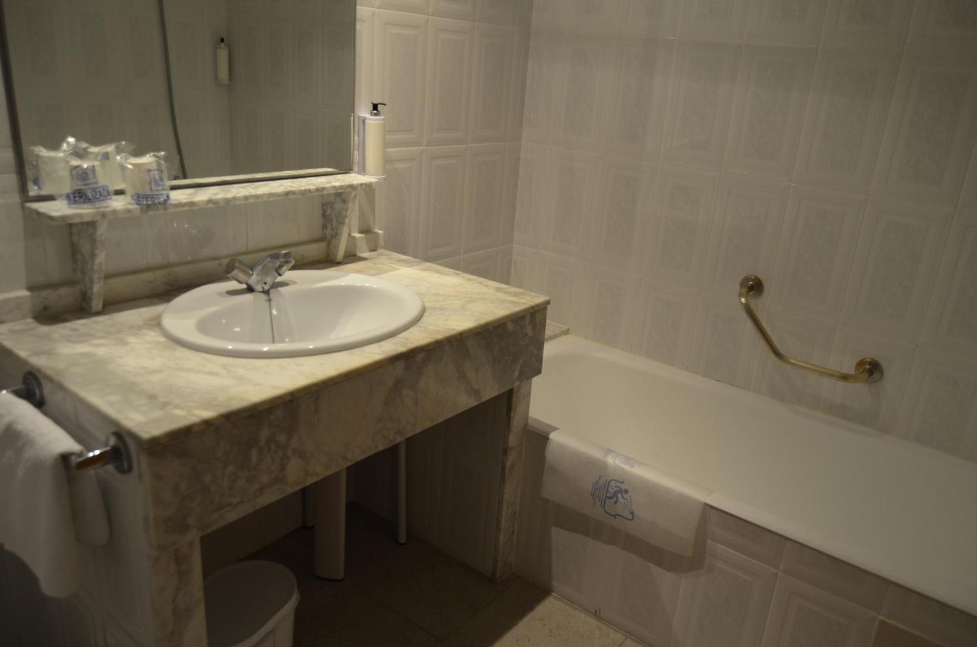 Hostal Blayet Walencja Zewnętrze zdjęcie